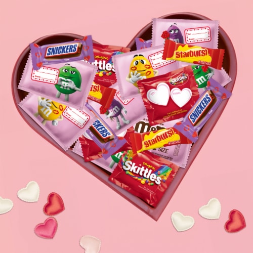 M&M'S Snickers Skittles & Starburst Fun Size Valentine's Day Candy Variety Pack Bulk Bag Perspective: right