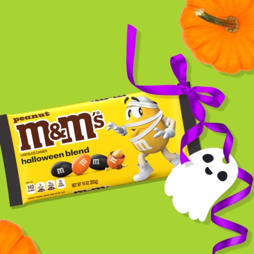M&M'S Peanut Milk Chocolate Halloween Mix Chocolate Candy Bag Perspective: right