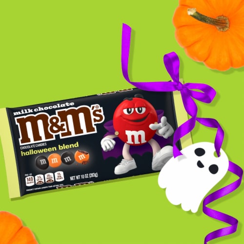 M&M'S Halloween Blend Milk Chocolate Candy Bag Perspective: right