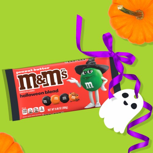 M&M'S Peanut Butter Halloween Blend Milk Chocolate Halloween Candy Bag Perspective: right