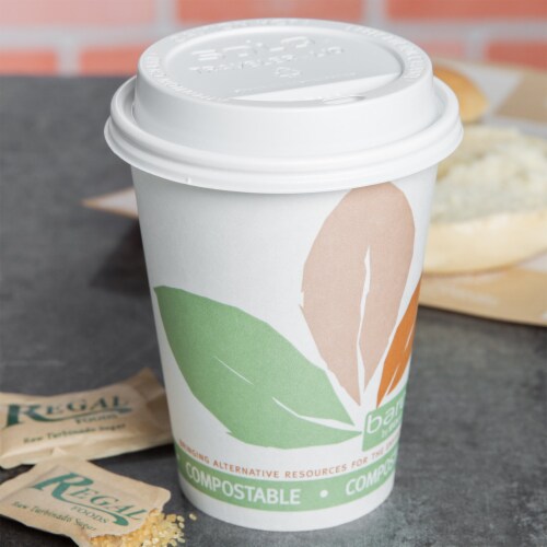 Solo® Traveler Cappuccino Style Dome Lids Perspective: right