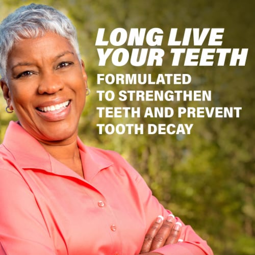 ACT Anticavity Fluoride With Zero Alcohol Arctic Blast Mouthwash Perspective: right