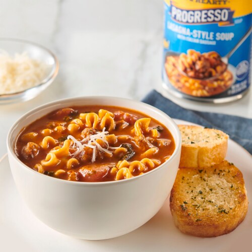 Progresso™ Rich & Hearty Lasagna-Style With Italian Sausage Soup Perspective: right
