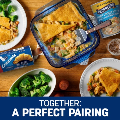 Progresso™ Rich & Hearty Chicken Pot Pie Style with Dumplings Soup Perspective: right