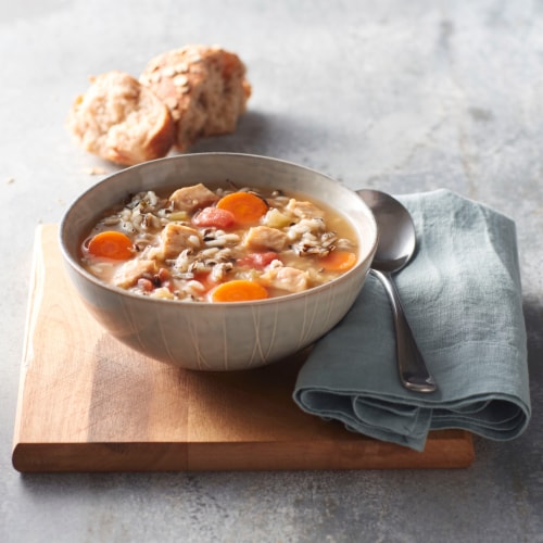 Progresso™ Reduced Sodium Savory Chicken & Wild Rice Soup Perspective: right