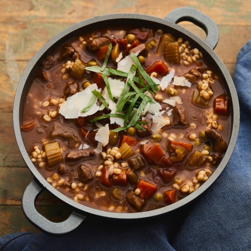 Progresso™ Traditional Ready to Serve Beef Barley Soup Perspective: right