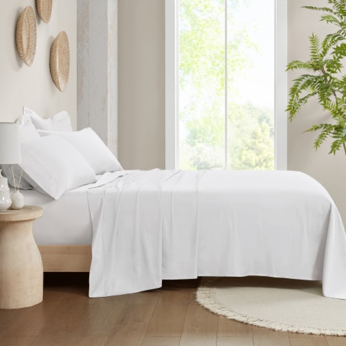 HD Designs T300 Bedding Sheets Full White Perspective: right
