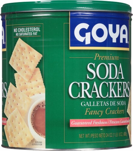 Goya® Premium Soda Crackers Perspective: right