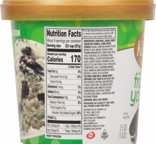 Kemps® Smooth & Creamy Cookies & Cream Frozen Yogurt Tub Perspective: right