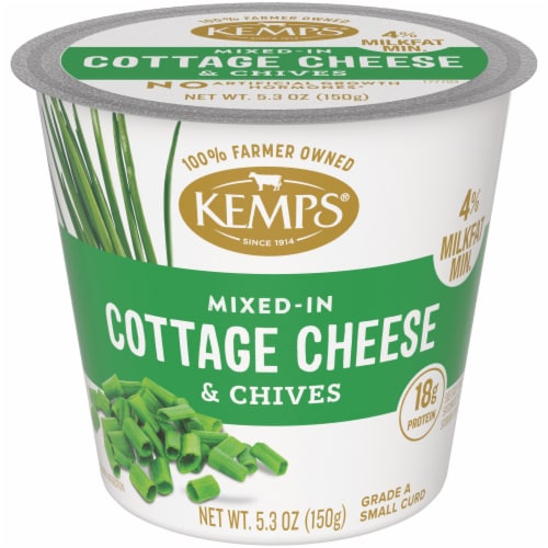 Kemps Chive 4% Cottage Cheese Perspective: right