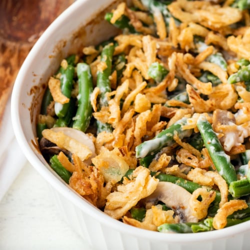 French's® Original Crispy Fried Onions Perspective: right