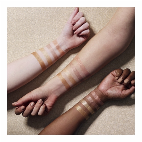 Maybelline Facestudio Master Chrome Metallic Highlighter 100 Molten Gold Perspective: right