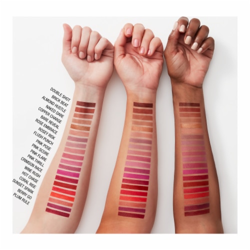 Maybelline Color Sensational Lipstick The Creams 311 Crimson Race Perspective: right