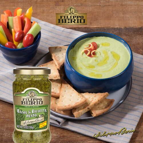 Filippo Berio Basil & Ricotta Pesto Perspective: right