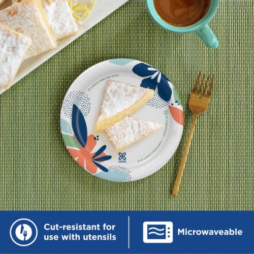 Dixie® 7-Inch Paper Plates Perspective: right