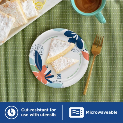 Dixie® Compostable 7 Inch Paper Plates Perspective: right