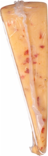 Boar’s Head Sriracha Gouda Cheese Perspective: right