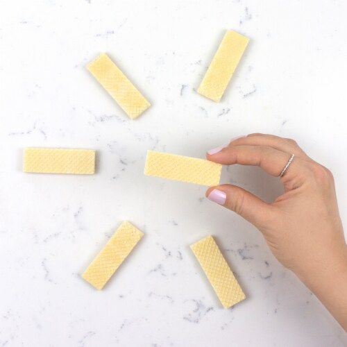 Biscos Creme Filled Sugar Wafers Perspective: right