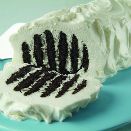 Nabisco Famous Chocolate Wafers Chocolate Cookies Perspective: right