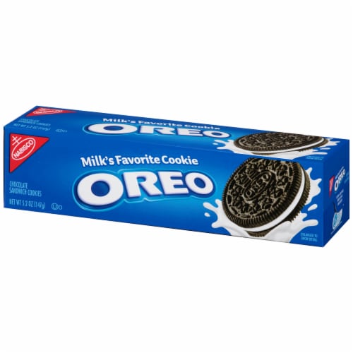 Oreo Chocolate Sandwich Cookies Perspective: right