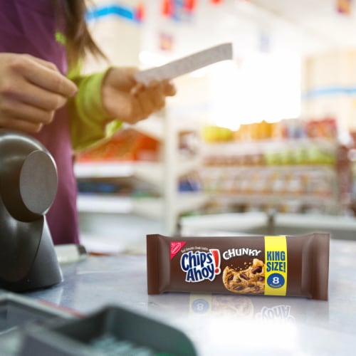 Chips Ahoy! Chunky Chocolate Chunk Cookies King Size Perspective: right