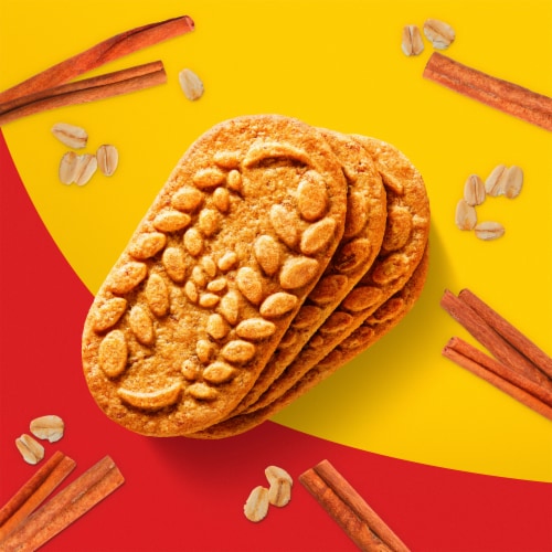 belVita Cinnamon Brown Sugar Breakfast Biscuits Perspective: right