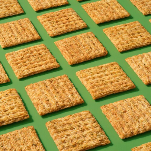Triscuit Avocado Cilantro & Lime Whole Grain Wheat Crackers Perspective: right