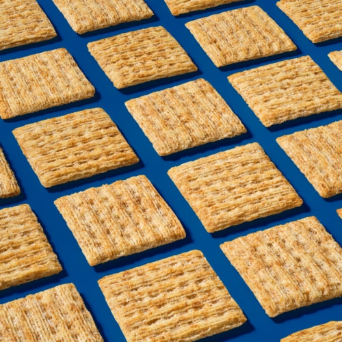 Triscuit Organic Original Whole Grain Vegan Crackers Perspective: right