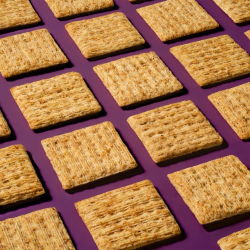 Triscuit Rosemary & Olive Oil Whole Grain Wheat Crackers Family Size Perspective: right