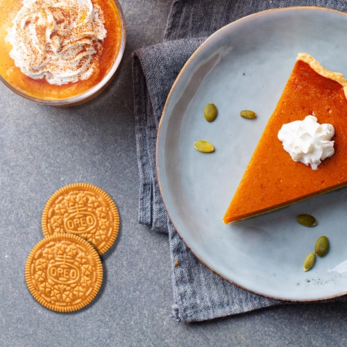 OREO Pumpkin Spice Sandwich Cookies Perspective: right
