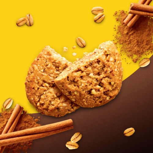 belVita Soft Baked Cinnamon Oat Breakfast Biscuits Perspective: right