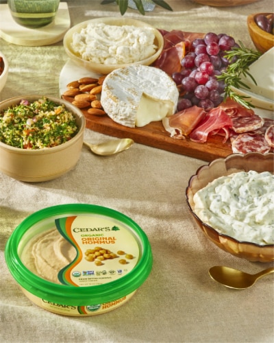 Cedar's Foods Organic Original Hommus Perspective: right