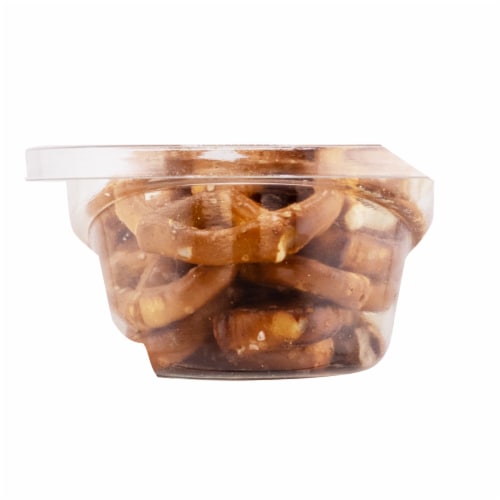 Cedar's Foods Tzatziki with Pretzels Snack Pack Perspective: right