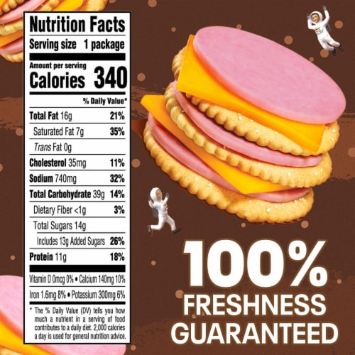 Lunchables Ham & Cheddar Cheese Cracker Stackers with Vanilla Creme Cookies Snack Kit Perspective: right