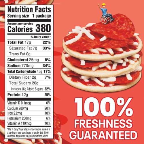 Lunchables Pepperoni Pizza with Capri Sun Drink & Crunch Candy Bar Kids Lunch Meal Kit Perspective: right