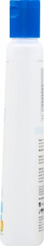 Four Paws Tearless Cat Shampoo Perspective: right