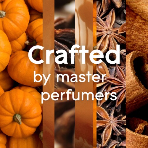 Glade® Limited Edition Golden Pumpkin & Spice Jar Candle Perspective: right