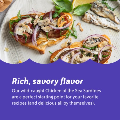 Chicken of the Sea Wild Caught Sardines in Oil, Lightly Smoked Perspective: right