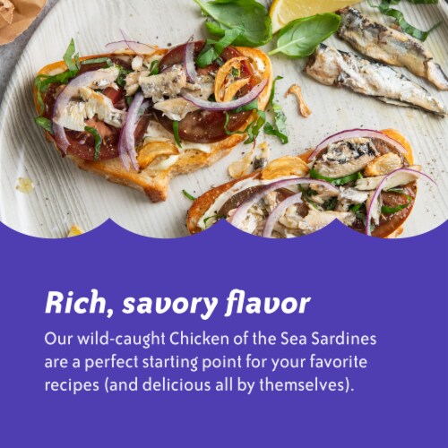Chicken of the Sea Wild Caught Sardines in Olive Oil Perspective: right