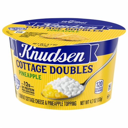 Knudsen Cottage Doubles Lowfat Cottage Cheese & Pineapple Topping with 2% Milkfat, 4.7 oz Cup Perspective: right