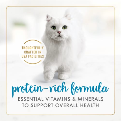 Purina® Fancy Feast® Grilled Ocean Whitefish & Tuna Feast in Gravy Wet Cat Food Perspective: right