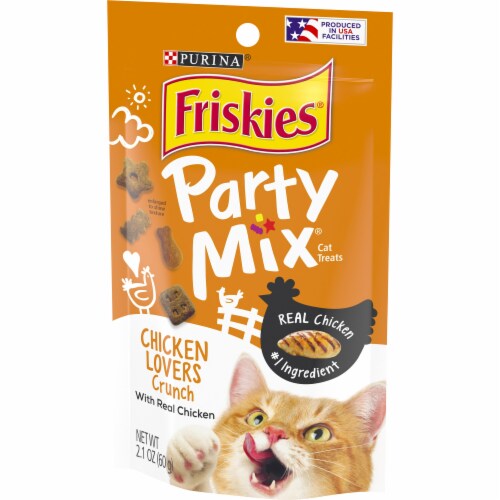 Friskies® Party Mix Chicken Lovers Crunch Cat Treats Perspective: right