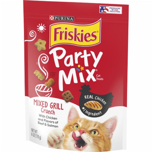Friskies® Party Mix Mixed Grill Crunch Cat Treats Perspective: right