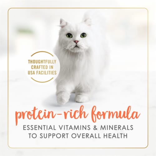 Purina Fancy Feast Flaked Wet Cat Food Chicken & Tuna Perspective: right