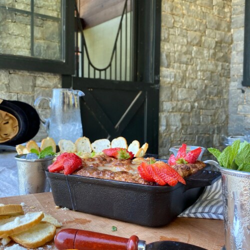 Bayou Classic 8x8 Inch Pre Seasoned Cast Iron Cake Pan Casserole Bakeware Dish 1 Piece Mariano s