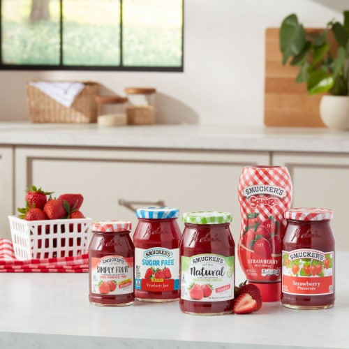 Smucker's Strawberry Preserves Perspective: right
