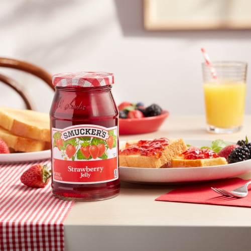 Smucker's Strawberry Jelly Perspective: right