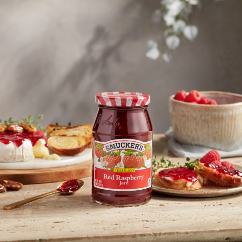Smucker's Seedless Red Raspberry Jam Perspective: right