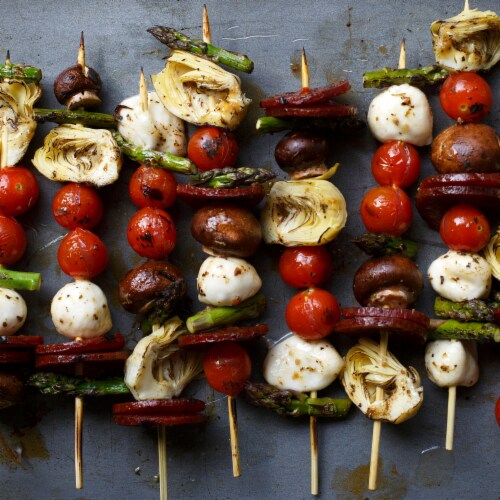 McCormick® Grill Mates® Garlic Herb & Wine Marinade Perspective: right