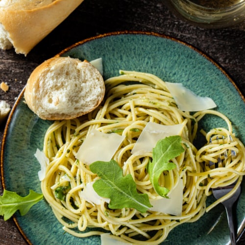 McCormick Gourmet Organic Garlic Powder Perspective: right